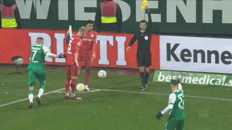 Bayer Leverkusen wollte kurz vor Ende der Partie gegen Bremen bei einer Ecke eigentlich auf Zeit spielen. Das hat nur sehr bedingt geklappt.