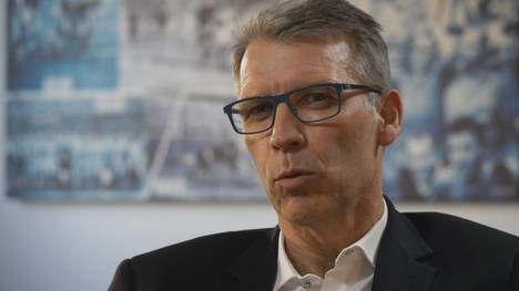 Peter Knäbel ist der neue starke Mann auf Schalke. Im Interview verrät der neue Sport-Vorstand, wie es jetzt bei den Königsblauen weitergeht.