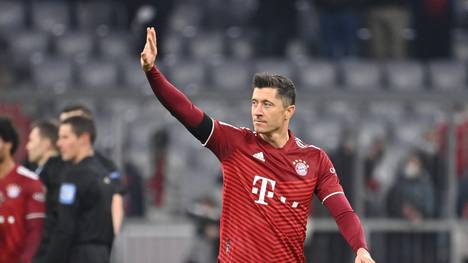 Robert Lewandowski hat die Bosse des FC Bayern darüber informiert, seinen 2023 auslaufenden Vertrag nicht zu verlängern und eine neue Herausforderung ins Auge fassen zu wollen.