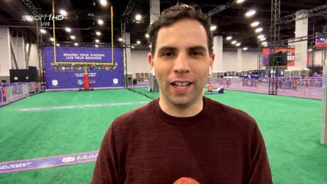 Live aus Las Vegas vergleicht SPORT1 Reporter Jonas Nohe die beiden Quarterbacks aus dem Super Bowl und probiert ein paar Football-Disziplinen aus. 