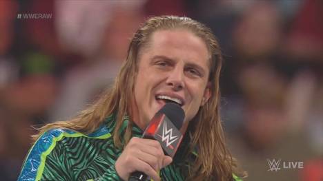 "Ich weiß nicht, ob RK-Bro eine Zukunft hat": WWE-Star Riddle wendet sich bei RAW mit emotionalen Worten ans Publikum - und droht Roman Reigns mit Revanche für die böse Attacke auf ihn und Partner Randy Orton.