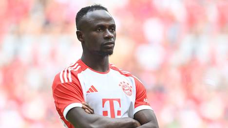 Sadio Manés Zeit beim FC Bayern ist nach nur einer Saison vorbei. Laut Thomas Tuchel spielte der 31-Jährige eine „unbefriedigende Saison“. Wir vergleichen seine Zeit in München mit der in Liverpool.