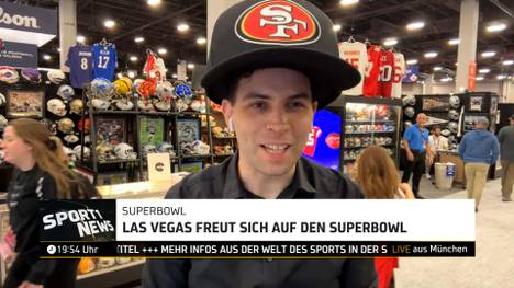 SPORT1-Reporter Jonas Nohe gibt einen Einblick in den Fanshop beim Super Bowl in Las Vegas. Dort können sich die Fans mit teils kuriosen Artikeln eindecken.