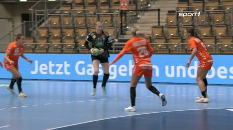Die deutsche Handball Nationalmannschaft der Frauen bezwingt nach einer halbjährigen Corona-Pause in Lingen Weltmeister Niederlande. Damit zeigt sich Deutschland, vor der in Norwegen stattfindenden EM, in bestechender Frühform. 