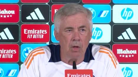 Trotz Mbappés Torflaute zeigt sich Real Madrids Trainer Ancelotti gelassen. Er lobt Mbappés Fortschritte und sieht keinen Grund zur Sorge. Auch Vinicius Junior ist im Fokus.