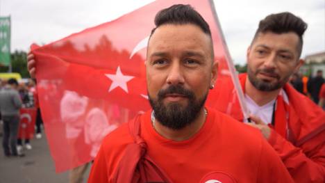 Bislang ist Arda Güler der große Hoffnungsträger für die Türkei. Vor dem Spiel im Achtelfinale gegen die Türkei vergleichen die türkischen Fans das Supertalent bereits mit Lionel Messi. 