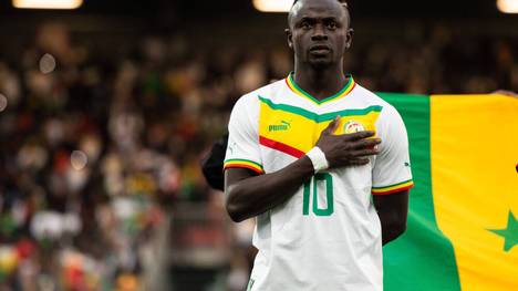 Senegal ist bereits für den Afrika-Cup 2024 in der Elfenbeinküste qualifiziert. Trainer Aliou Cissé spricht nach dem 1:1 gegen Benin über die Leistung von Bayern-Stürmer Sadio Mané.