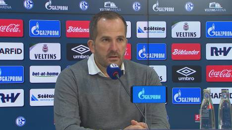 Nächster Rückschlag für Schalke 04: Beim 0:2 gegen den VfL Wolfsburg präsentierten sich die Knappen vor allem in der ersten halben Stunde in desolater Verfassung. Manuel Baum ist enttäuscht und sauer.