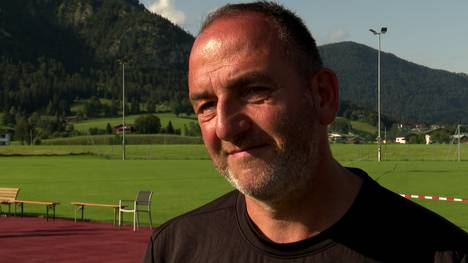 Im Sport1-Interview spricht Heidenheims Trainer Frank Schmidt über die anstehende Saison und die Ziele der Heidenheimer hinsichtlich einer möglichen Dreifachbelastung.