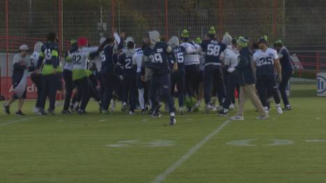 An der Säbener Straße hallt über den Trainingsplatz des FC Bayern laute Musik, als die Seattle Seahawks sich mit einem tanzlastigen Training für das Munich Game gegen die Tampa Bay Buccaneers warm machen.