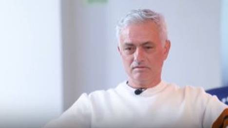José Mourinho spricht im Interview mit Rio Ferdinand über Fehler, die er in den letzten Jahren begangen hat. Demnach habe der Portugiese der Roma "sein Herz gegeben" und große Angebote, zum Beispiel als Nationaltrainer Portugals, abgelehnt.