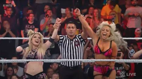 Ein neues Dream Team bei WWE? Alexa Bliss und Liv Morgan kämpfen bei Monday Night RAW als Tag Team - und sichern sich gemeinsam einen Platz im Money-in-the-Bank-Leitermatch.