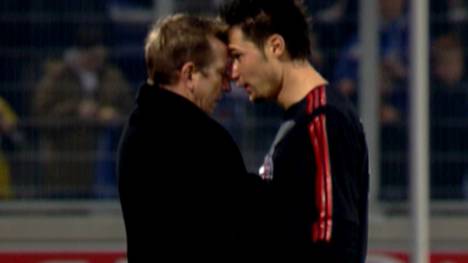 Nenad Bjelica rastet im Nachholspiel gegen die Bayern aus und schlägt Leroy Sané ins Gesicht. Er ist aber nicht der einzige Trainer, der mit einem Ausraster für Aufsehen gesorgt hatte.