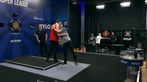 Niko Springer schlägt bei der Europe Super League Nico Kurz mit 6:4. Das zwischenzeitliche High-Finish von Kurz kann daran auch nichts ändern.