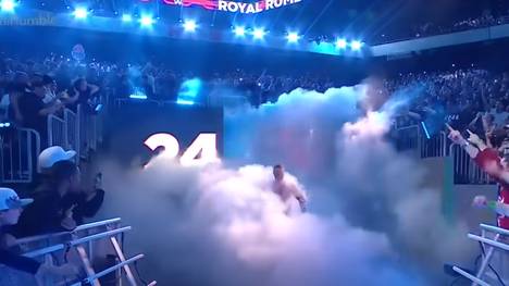Nach monatelanger Pause feiert WWE Hall of Famer Edge beim Royal Rumble eine unangekündigte Rückkehr - und knöpft sich seine Erzfeinde Judgment Day vor.