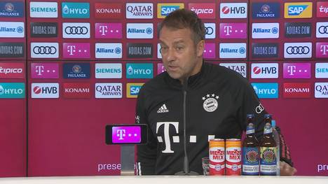 Bayern-Coach Hansi Flick bestätigt, dass es ein Gespräch zwischen ihm und Vorstandsmitglied Oliver Kahn gab und verrät, worüber gesprochen wurde.