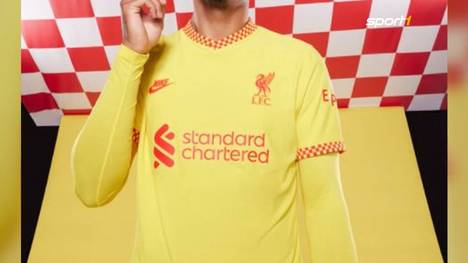 Der FC Liverpool hat sein Ausweichtrikot für die neue Saison präsentiert. Von Seiten der Fans gab es viel Spott, da es einem Maskottchen einer Fast-Food-Kette ähnelt.