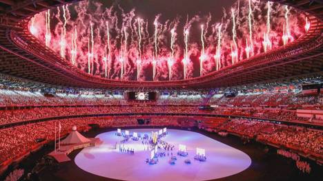 Mit einer pompösen Show wurden die Olympischen Spiele 2020 eröffnet. Während der Zeremonie gab es aber auch Proteste gegen das Event.