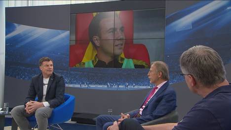 Mario Götze steht beim BVB auf dem Abstelllgleis. Marcel Reif hat im CHECK24 Doppelpass eine klare Meinung über den WM-Helden von 2014 und prangert falsche Entscheidungen in der Vergangenheit an.