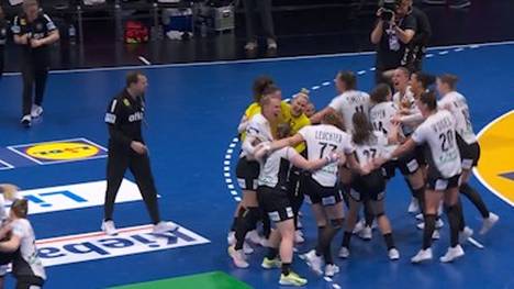 Die DHB-Frauen schlagen Titelverteidiger Frankreich und ziehen ins Finale der Heim-WM ein. Im Finale wartet Topfavorit Norwegen.