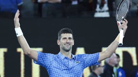 Novak Djokovic ist in Melbourne einfach nicht zu schlagen. Der Serbe, der zwei Tiebreaks gewinnt, schnappt sich damit auch die Weltranglistenspitze.