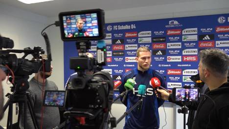 Seit einer Woche ist Loris Karius beim FC Schalke 04 unter Vertrag. Bei seinem ersten Medientermin präsentiert sich der Keeper demütig und ambitioniert.