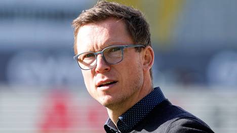 Kurz vor dem Start in die Zweitliga-Saison sorgt eine Personalentscheidung beim Hamburger SV für Wirbel. Der Klub trennt sich von seinem Sportdirektor Michael Mutzel. 