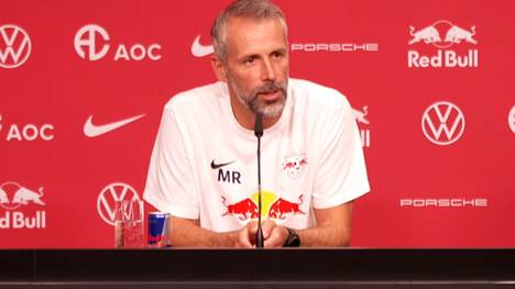Auf der Pressekonferenz vor dem Auswärtsspiel gegen Gladbach äußert sich RB Leipzig Trainer Marco Rose zu Julian Nagelsmann als Bundestrainer. Neben der Unterstützung für den Neuen findet Rose auch für den alten Trainer positive Worte. 