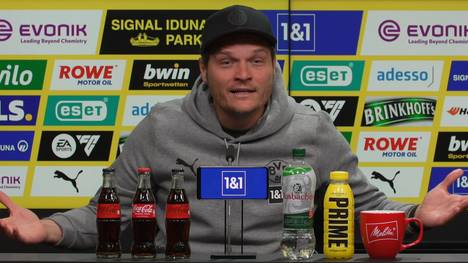 Auf der Pressekonferenz vor dem Bundesliga-Spiel von Borussia Dortmund gegen RB Leipzig grätscht BVB-Trainer Edin Terzic bei einer Frage dazwischen.