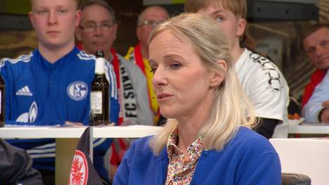 Vor dem Spiel zwischen Neapel und Eintracht Frankfurt kam es zu brutalen Fanausschreitungen. Hintergrund waren die Fanausschlüsse, mit denen Neapel die Frankfurt-Fans aus dem Stadion halten will.  