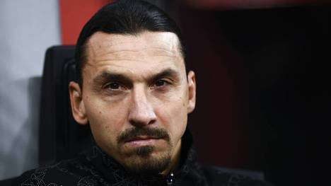 Das Comeback des schwedischen Superstars Zlatan Ibrahimovic beim italienischen Fußball-Meister AC Mailand verzögert sich.