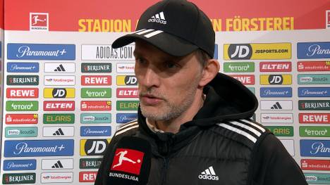 Der FC Bayern fahndet weiterhin nach einem Trainer für die kommende Saison. Thomas Tuchel, den jetzigen Coach, bemerkt noch keine Unruhe in seiner Mannschaft.