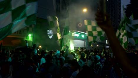 Nach dem Sieg in der Copa Libertadores feierten tausende Fans von Palmeiras in den Straßen von Sao Paulo.