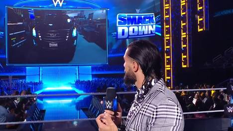 Bei WWE Friday Night SmackDown rächt sich Legende Edge für den Einbruch von Seth Rollins in dessen Familienanwesen - und fordert ihn zum Showdown in einem Hell in a Cell Match.