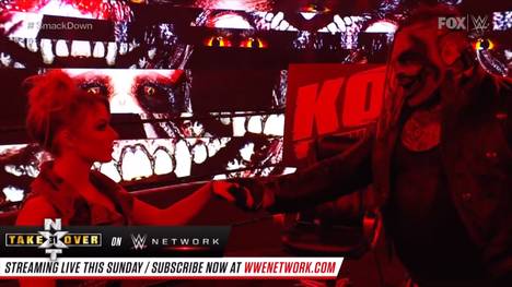 Bei WWE Friday Night SmackDown kehrt Horrorfigur The Fiend auf die Bildfläche zurück - und schließt sich mit der von ihm besessen wirkenden Alexa Bliss zusammen.