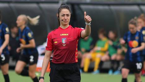 Die italienische Schiedsrichterin Maria Sole Ferrieri Caputi wird in der kommenden Saison als erste Frau in der Serie A pfeifen.