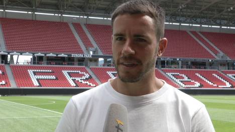 Seit 16 Jahren spielt Christian Günter nun schon für den SC Freiburg. Im exklusiven SPORT1-Interview verrät er, warum er schon so lange dem Verein treu ist. 