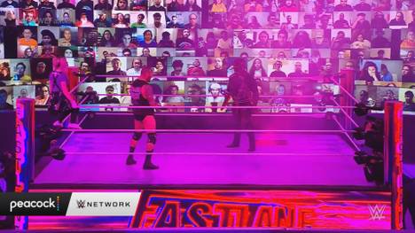 Ein bizarres Frau-gegen-Mann-Match bei WWE Fastlane endet mit der Rückkehr der Horrorfigur The Fiend - mit veränderter, noch finsterer Optik.