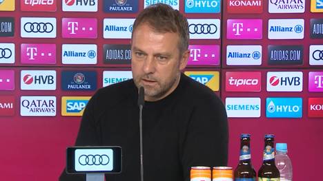 Hansi Flick nimmt zu einem Bericht Stellung, dass er während einer Busfahrt Hasan Salihamidzic angepöbelt haben soll. Der Bayern-Coach entschuldigt sich.