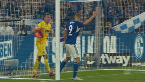 Nach dem Spiel zwischen Schalke und Augsburg flogen zwischen Rafal Gikiewicz und Simon Terodde die Fetzen. Aber warum?