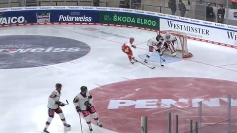 Die deutsche Eishockey-Nationalmannschaft hat sein Auftaktspiel gegen Dänemark knapp verloren. 