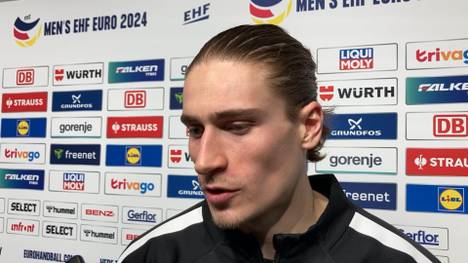 DHB-Star Juri Knorr spricht nach dem Remis gegen Österreich bei der Handball-EM über seine ungewohnte Bankrolle - und erklärt, wie es zu der Entscheidung kam.