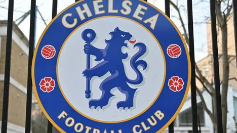 Aufatmen beim FC Chelsea. Der englische Top-Verein steht kurz vor der Übernahme durch einen neuen Eigentümer. Wie der Klub bekannt gab, einigte man sich mit Todd Boehly auf einen Kauf. 
