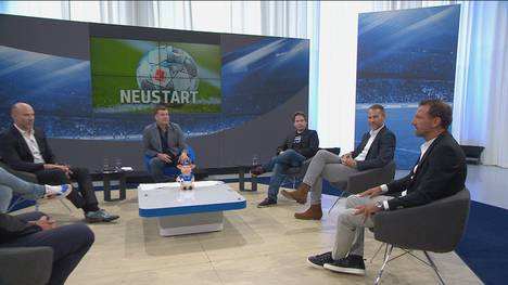 Die Runde im CHECK24 Doppelpass bespricht die neuen Schutzmaßnahmen in der Bundesliga für die Fußballprofis. Markus Weinzierl mahnt die Spieler an und appelliert an deren Vorbildfunktion.