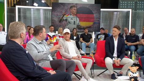 Im fenster.com EM Doppelpass diskutiert die Runde über Toni Kroos und seinen Einfluss auf den Erfolg des DFB-Teams.