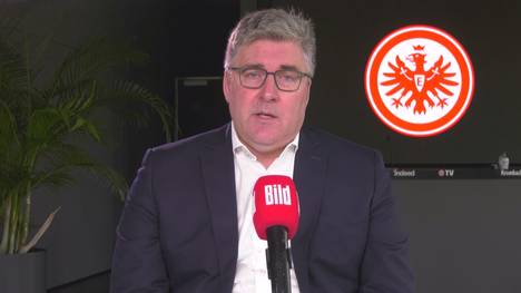 Axel Hellmann, der Vorstandssprecher der Eintracht, watscht bei BILD-TV den eigenen Coach ab, der einen Journalisten anbrüllt.