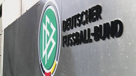 Wann soll die neue Saison starten? Aufgrund der Corona-Krise haben DFB und DFL momentan Schwierigkeiten in der Planung.