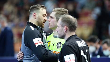 Deutschland feiert bei der Handball-WM einen knappen Sieg gegen Serbien. Doch nach einem gebrauchten Tag für Andreas Wolff wirft der Gesundheitszustand des Keepers weiter Fragen auf.