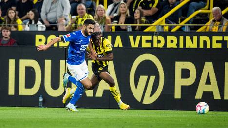 Der BVB ist weiter vom Verletzungspech verfolgt. Nun hat es auch Jamie Bynoe-Gittens erwischt. Der Teenager verletzt sich gegen Hoffenheim an der Schulter und muss vom Feld.