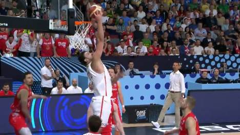 Die Türkei zieht bei der EuroBasket 2025 gegen Polen ins Halbfinale ein. Auch dank Superstar Alperen Sengün gehören sie nun zum Favoritenkreis.